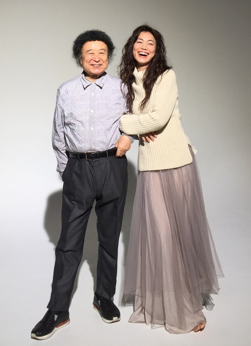 左より篠山紀信、今井美樹。