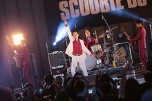 SCOOBIE DO「ダンスホール野音」の様子。（撮影：柴田恵理）
