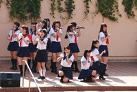 10月4日に神奈川・トレッサ横浜で行われたシングル「ビーマイ☆ゾンビ」キャンペーンの様子。（写真提供：MAGES.）