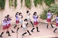 10月4日に神奈川・トレッサ横浜で行われたシングル「ビーマイ☆ゾンビ」キャンペーンの様子。（写真提供：MAGES.）
