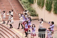 10月4日に神奈川・トレッサ横浜で行われたシングル「ビーマイ☆ゾンビ」キャンペーンの様子。（写真提供：MAGES.）