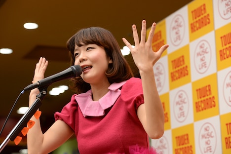 吉澤嘉代子「秘密公園」発売記念イベントの様子。