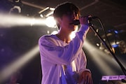 牧野純平（Vo / LILI LIMIT）（撮影：板橋淳一）