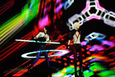 「heart to erode」歌唱の様子。(c)2015 東映