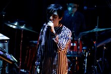 高城晶平（Vo, Flute, G）（撮影：三浦知也）