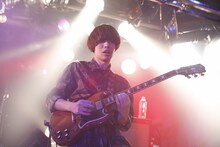 飯村悠介（G / polly）（撮影：板橋淳一）