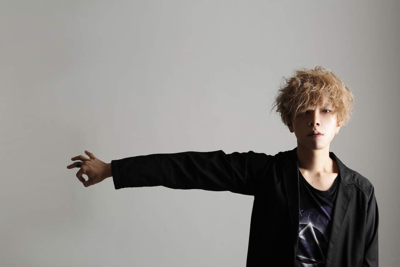 真空ホロウが弾き語りワンマンツアー、バンド編成で「真空パック」開催も