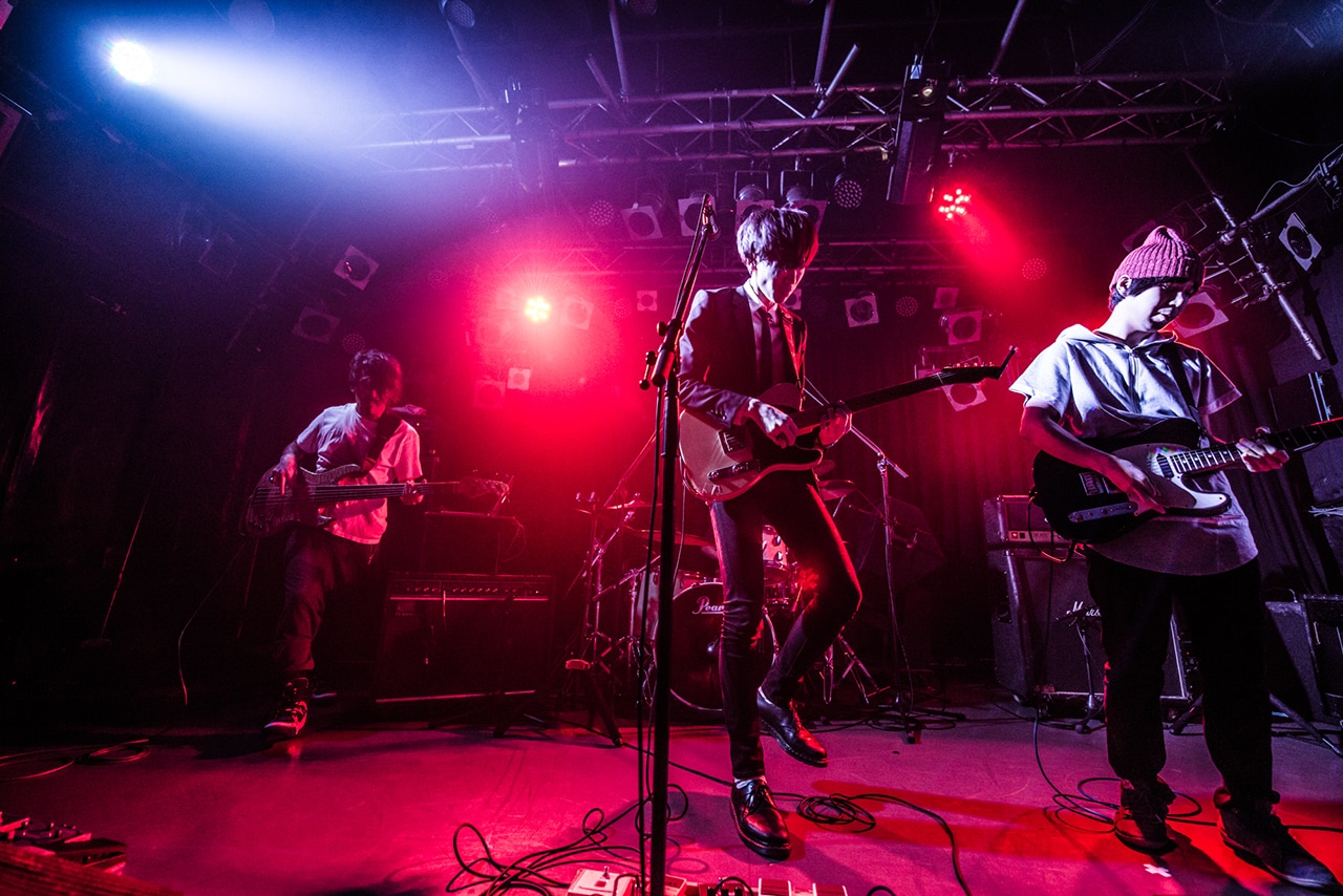 THE DHOLE、あら恋＆MOPとMARZ踊らせた初ライブ