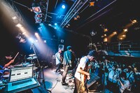 THE DHOLE（photo by Hiroshi Oshikata）