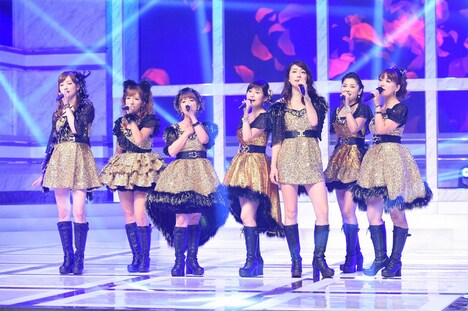 モーニング娘。OGによるスタジオライブの様子。(c)TBS