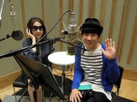 左から野宮真貴、カジヒデキ。（写真提供：ユニバーサルミュージック）