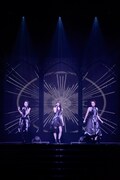 Kalafina「far on the water」東京・東京国際フォーラム ホールA公演の様子。(写真提供:SME Records)