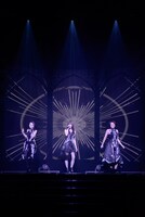 Kalafina「far on the water」東京・東京国際フォーラム ホールA公演の様子。（写真提供：SME Records）