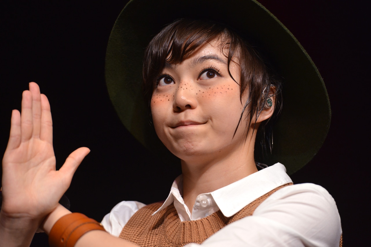 安本彩花