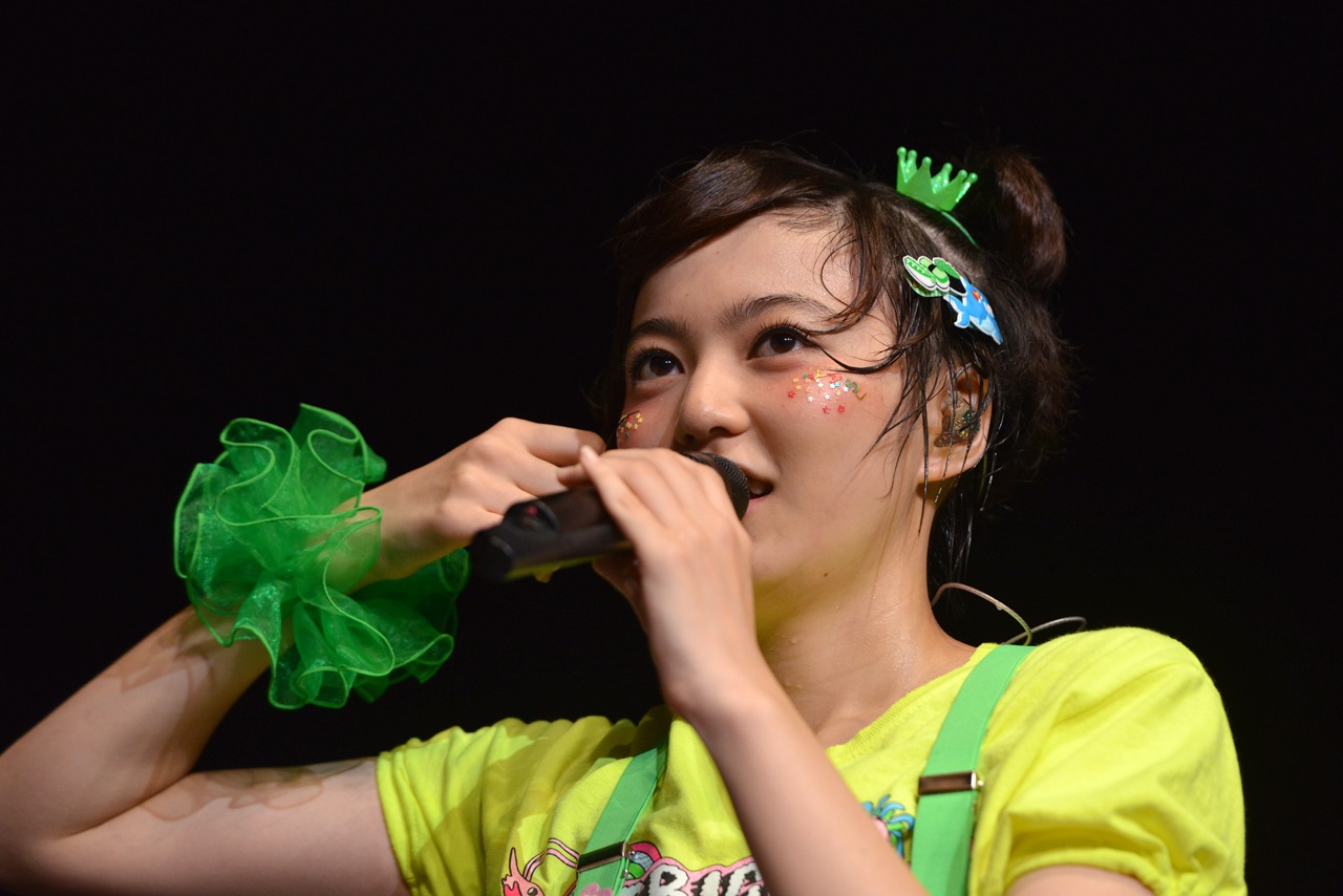 安本彩花