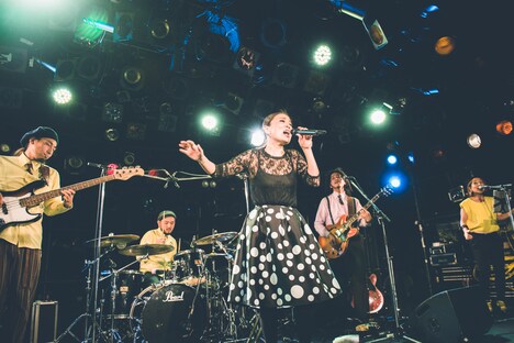 PUSHIMと韻シストBAND。 (Photo by cherry chill will)