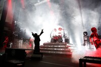 the GazettE「the GazettE LIVE TOUR 15 DOGMATIC -UN-」埼玉・越谷サンシティホール10月4日公演の模様。