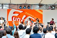 大阪成蹊大学でのライブの様子。（撮影：河上良）