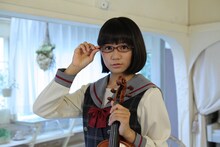 フジテレビ系「次ナルTV」の番組MCを務める星名美怜（私立恵比寿中学）。 (c)フジテレビ