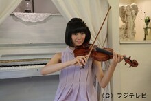 フジテレビ系「次ナルTV」の番組MCを務める星名美怜（私立恵比寿中学）。 (c)フジテレビ