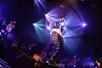 「The Vanishing Bride Tour 2015 ～消えた花嫁を探せ！～」Zepp Tokyo公演の様子。（Photo by Azusa Takada）