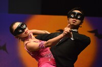 プロのダンサーによる華麗な社交ダンス。