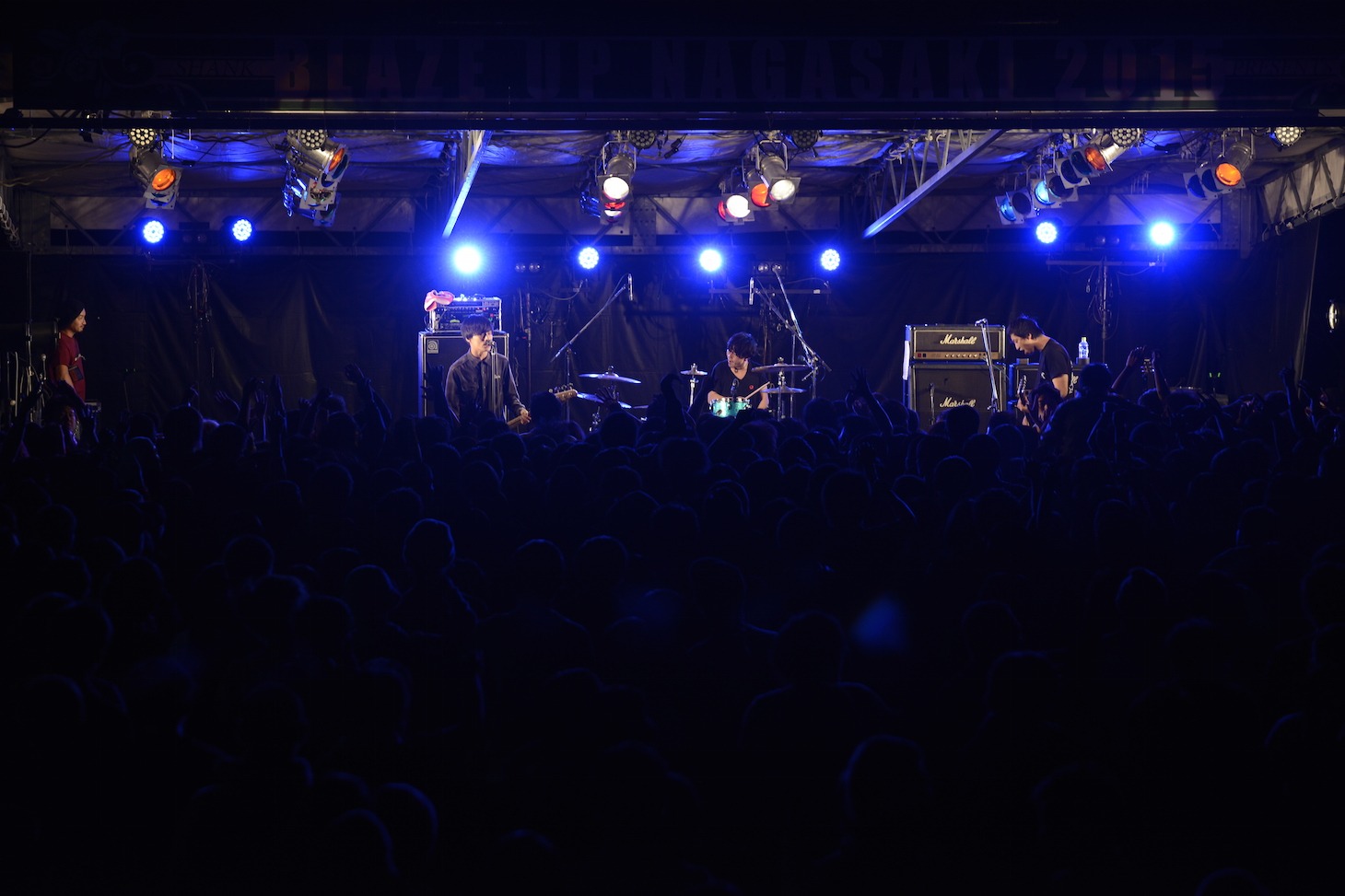 「BLAZE UP NAGASAKI 2015」でのSHANKのライブの様子。（撮影：半田安政[showcase]）