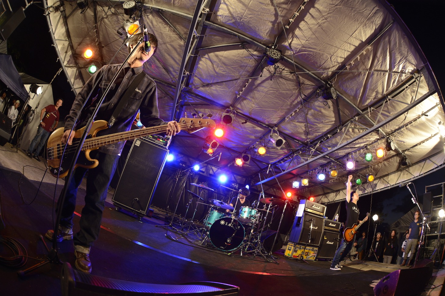 「BLAZE UP NAGASAKI 2015」でのSHANKのライブの様子。（撮影：半田安政[showcase]）