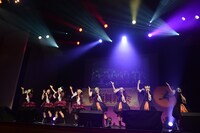 「HAPPY HALLOWEEN 私立恵比寿中学 仮面舞踏会」の様子。