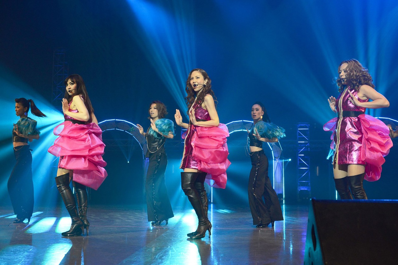MAX「MAX 20th LIVE CONTACT 2015 BACK TO THE MAX FUTURE」千葉・舞浜アンフィシアター公演の様子。