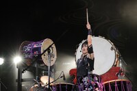 黒流（和太鼓）（写真提供：エイベックス・ミュージック・クリエイティヴ）
