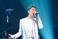 池森秀一（Vo）（写真提供：EPICレコードジャパン）