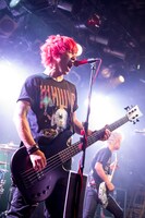 難波章浩（Vo, B / NAMBA69）（Photo by Terumi Fukano）