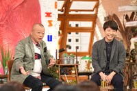 左より笑福亭鶴瓶、星野源。 (c)TBS