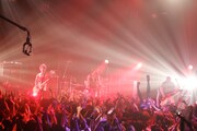 J「J LIVE TOUR 2015 - Live On Instinct -」東京・赤坂BLITZ公演の様子。（Photo by Hiroe Yamauchi）