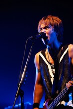 J（Photo by Hiroe Yamauchi）