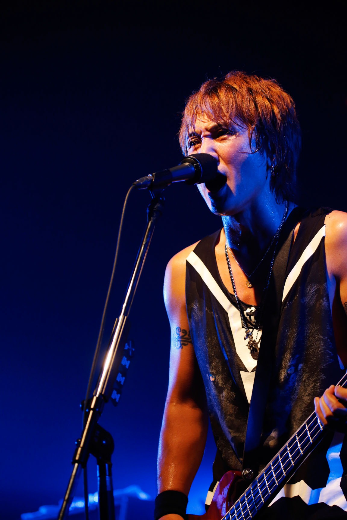 J（Photo by Hiroe Yamauchi）
