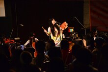 神田莉緒香のライブの様子。（写真提供：ストロボライツ）