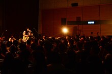 神田莉緒香のライブの様子。（写真提供：ストロボライツ）