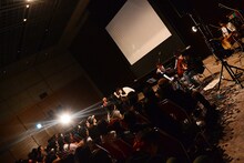 神田莉緒香のライブの様子。（写真提供：ストロボライツ）