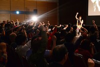 神田莉緒香のライブの様子。（写真提供：ストロボライツ）