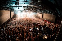 「Out of Control JAPAN Tour 2015」初日公演の様子。