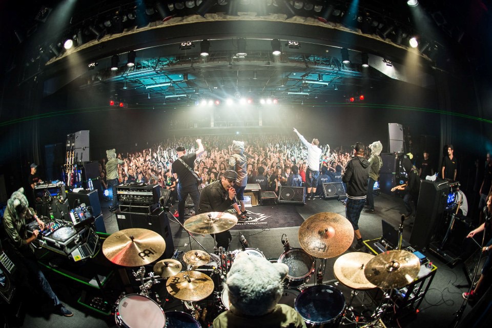 「Out of Control JAPAN Tour 2015」初日公演の様子。
