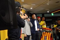 「SPECIAL OTHERS×テレビ神奈川『MUTOMA』 presents 『SPECIAL OTHERSデビュー10周年イヤーエディション・スクーター完成お披露目会』」の様子。