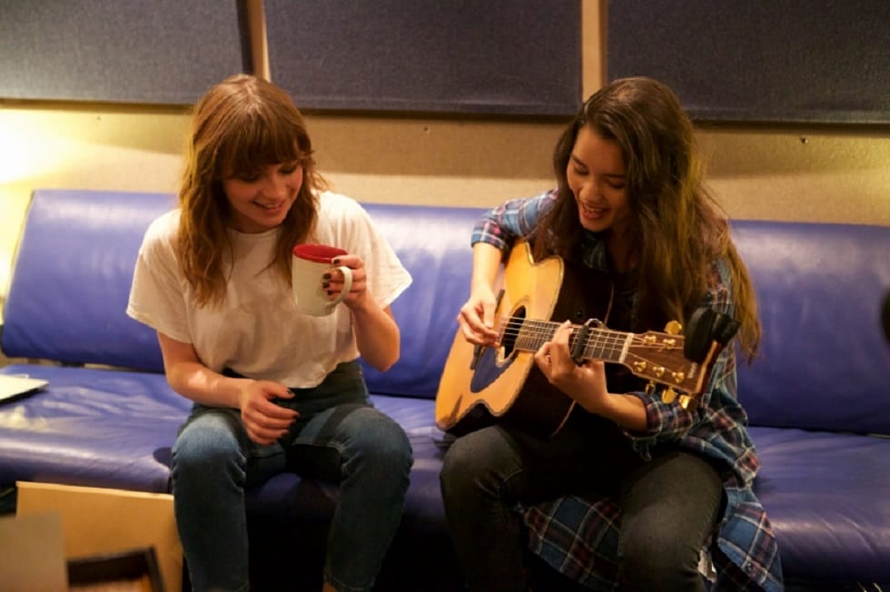 左からガブリエル・アプソン、Anly。