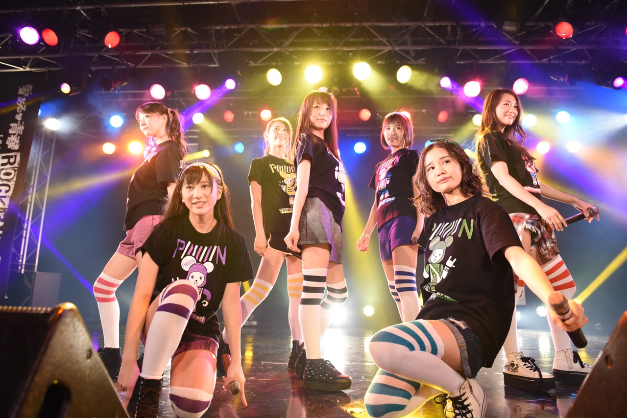 「PiiiiiiiN“愛ある青春ROCK NIGHT!”JAPAN TOUR 2015」ファイナル公演の様子。