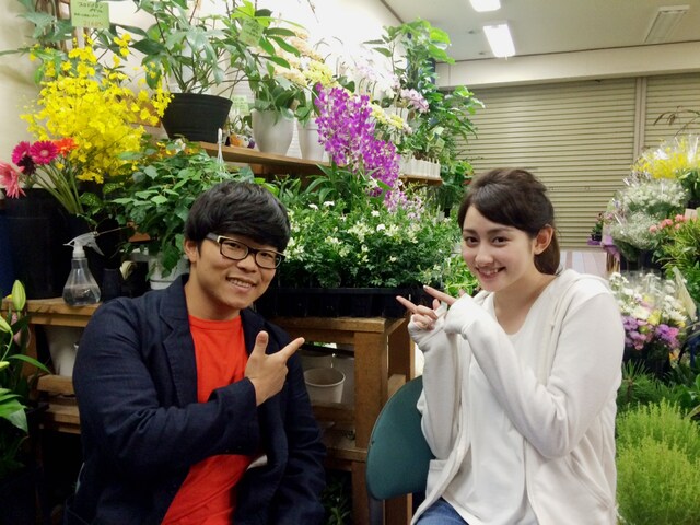 左よりさかいゆう、早見あかり。