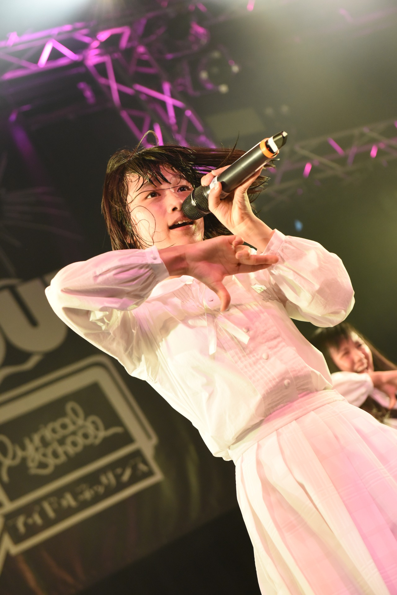 石野理子（アイドルネッサンス）