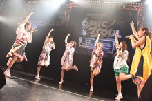 lyrical schoolによるライブの様子。