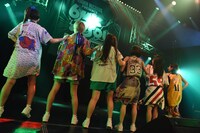 lyrical schoolによるライブの様子。